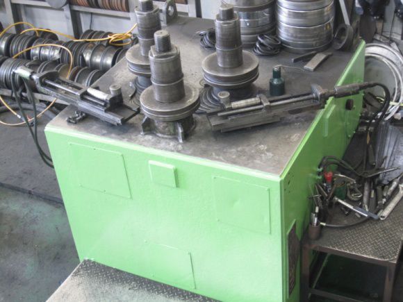 삼단롤러벤딩기